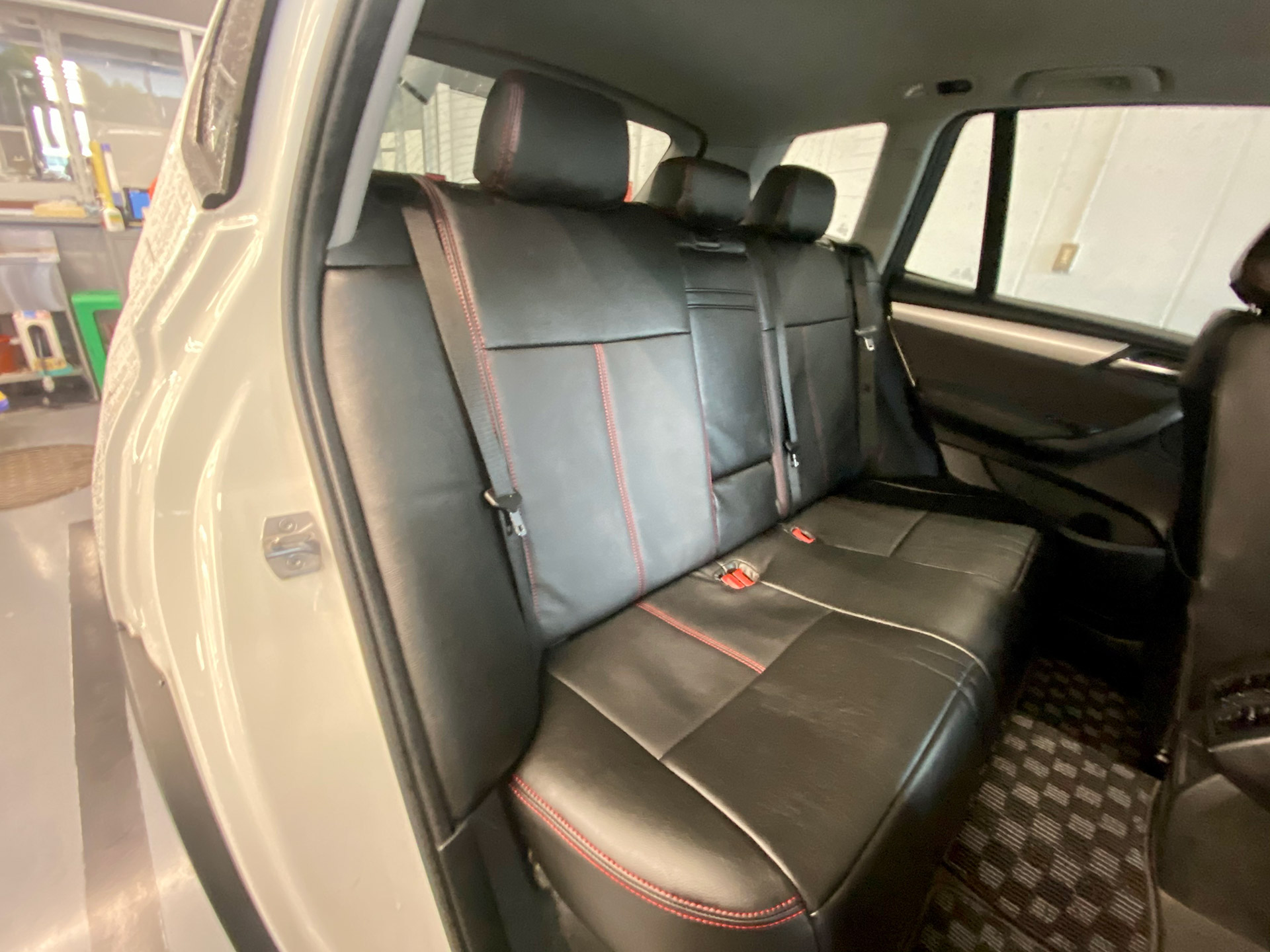 BMW X3-Dotty-LUXUR-SPOLT本革シートカバー レザーシートカバーのプレミアムブランド Dotty ダティ LUXUR-SPOLT シートカバー プレマシー (7人乗り)にお勧め! GF-CP8W系 H11 04→H13 06 品番:5021